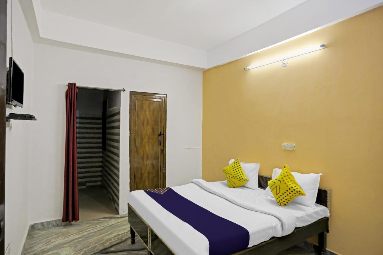Spot On Raj Hotel Vip Near Worlds Of Wonder Kālkāji Devi Kültér fotó