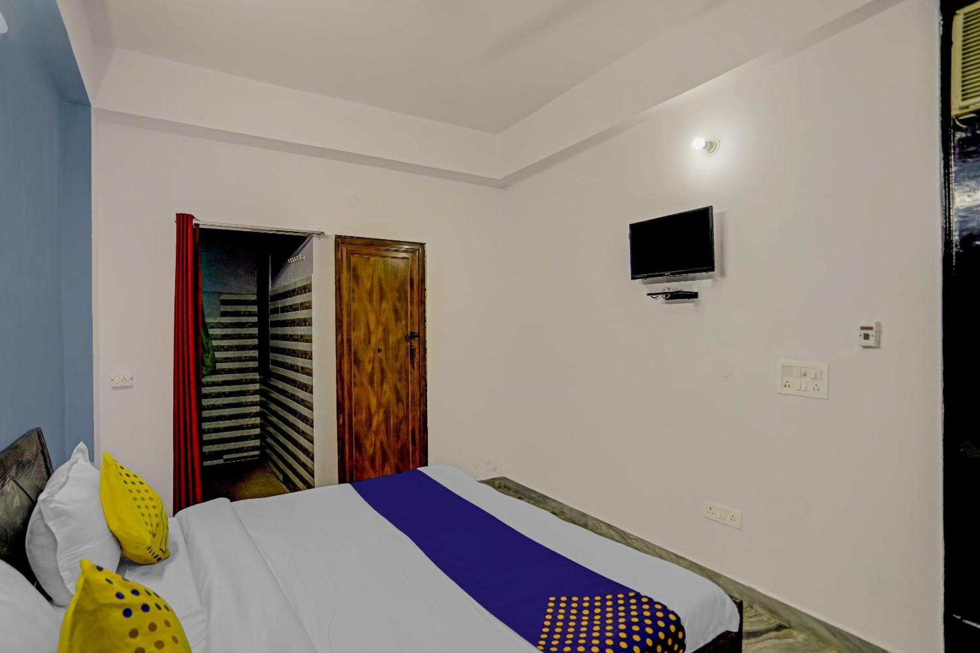 Spot On Raj Hotel Vip Near Worlds Of Wonder Kālkāji Devi Kültér fotó