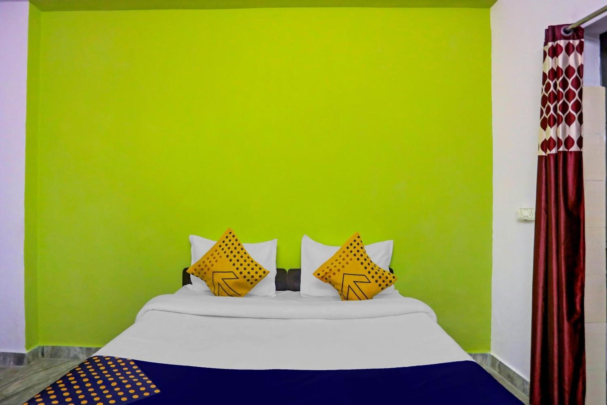 Spot On Raj Hotel Vip Near Worlds Of Wonder Kālkāji Devi Kültér fotó
